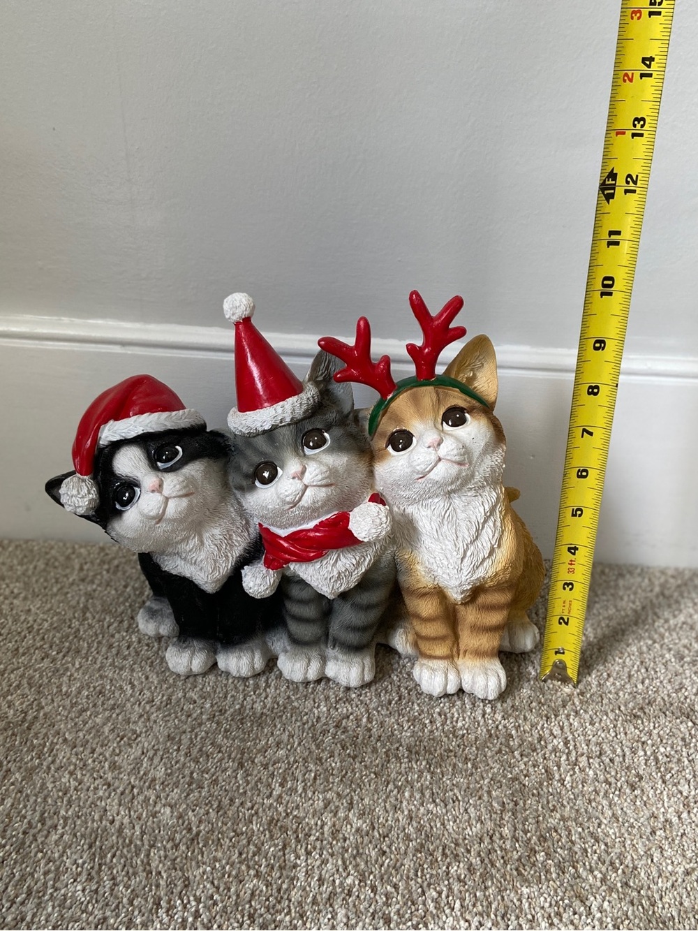 NWOT Christmas Holiday Cat Trio Resin Statue Decor TJ Maxx - Picture 6 of 15
